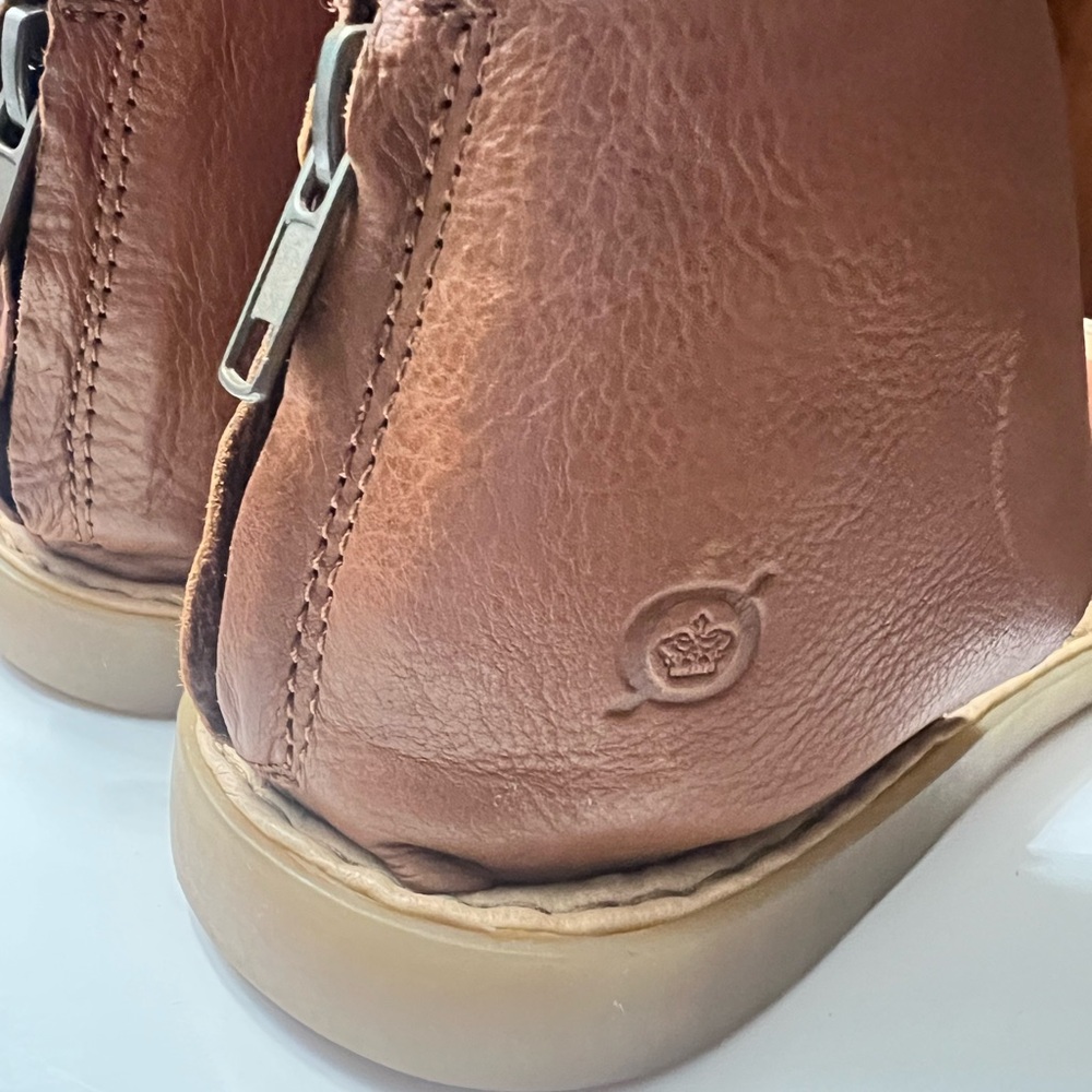 Born Iwa Criss Cross Banded Leather Sandals -9 - Picture 2 of 5
